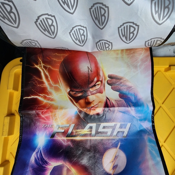 The FLASH 2016 Backpack Straps Warner Bros Promo Oversize Swag Bag - Picture 3 of 5